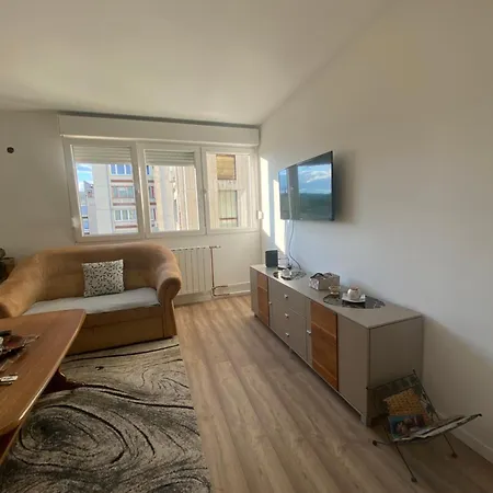Riki Apartment *